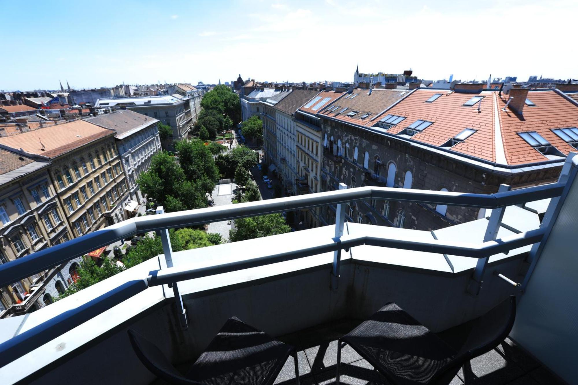 Medos Hotel Budapeste Exterior foto